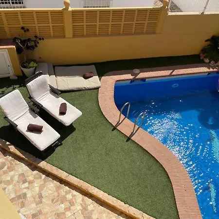 Reencuentro Playa Ideal Familias Homestay *